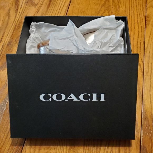 COACH | BNIB Metallic Gold Leather Hanna Loafer (Size 9.5) - Picture 13 of 13